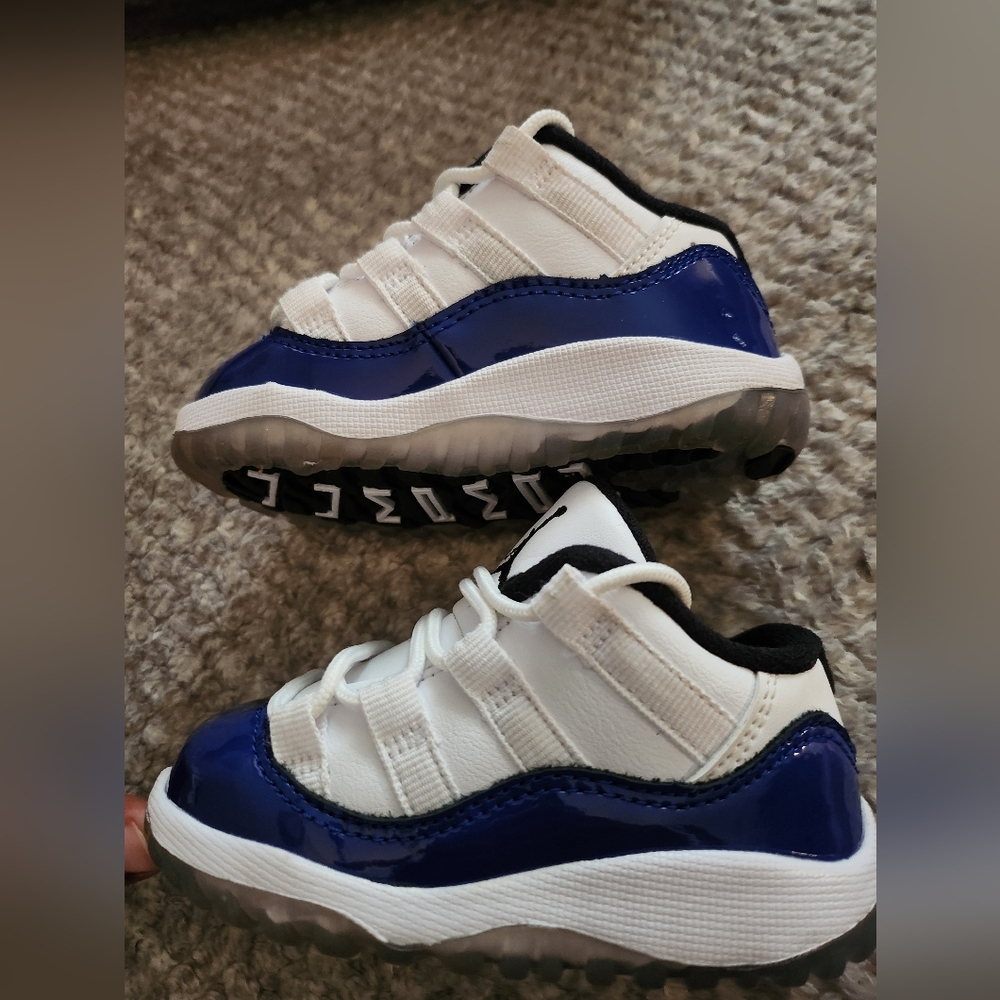 Jordan 11  low Concord blue Size 5C toddler kids
